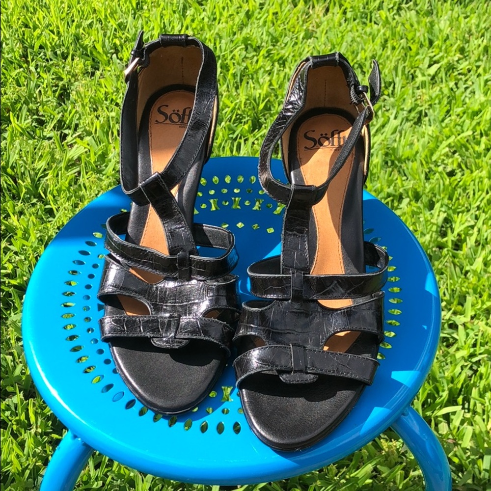 Sofft strappy sandals size 9m Black